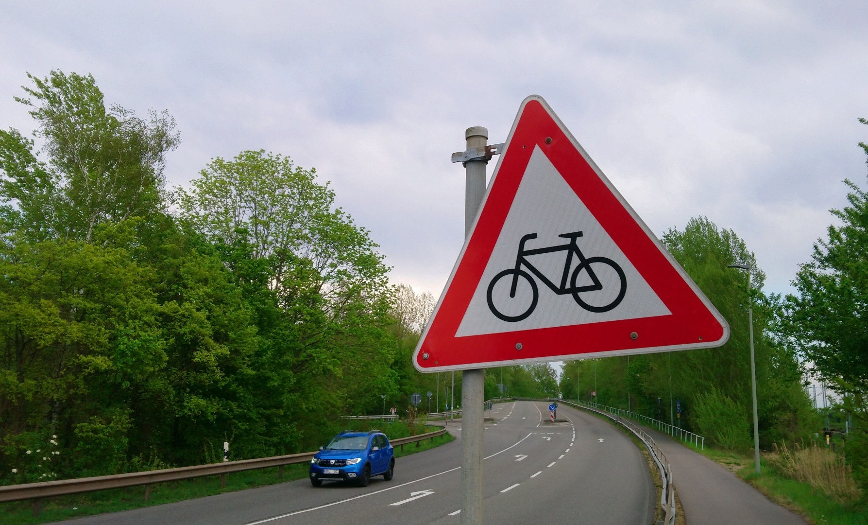Verkehrsschild Achtung Fahrrad